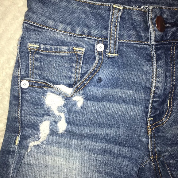 American Eagle Super Stretch Shorts Size 2 - Picture 3 of 4